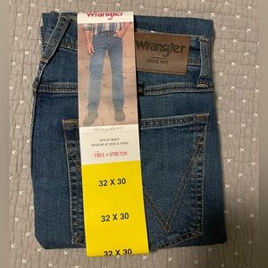 Wrangler Men's Classic Blue Straight Jeans